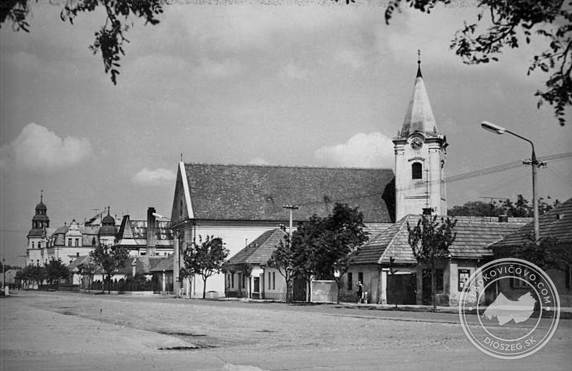 A főtér a 20. század 60-as éveiben.