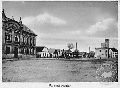 A Fő utca a 20. század harmincas éveiben, még az iskola előtti emlékmű nélkül.